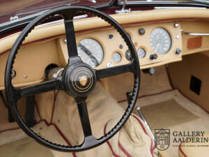 Image 31/50 of Jaguar XK 140 SE-C OTS (1956)