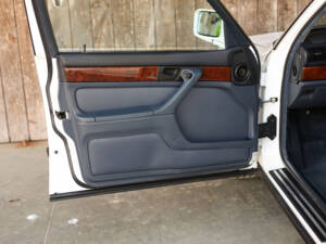 Bild 33/70 von BMW 735i (1991)
