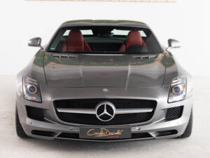Image 17/56 de Mercedes-Benz SLS AMG (2011)