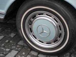 Image 27/50 of Mercedes-Benz 280 SL (1968)