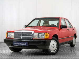 Bild 3/50 von Mercedes-Benz 190 D 2.2 (1984)