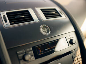 Image 10/14 of Aston Martin V8 Vantage (2007)