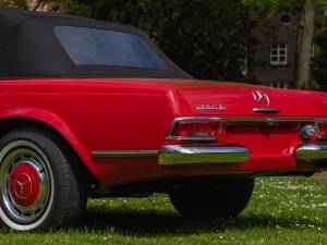 Image 15/64 of Mercedes-Benz 280 SL (1969)