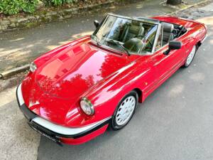 Bild 3/20 von Alfa Romeo 2.0 Spider (1988)