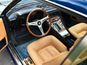 Image 26/40 of Ferrari 400i (1981)