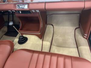 Image 17/37 of BMW 3200 CS (1964)
