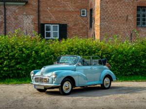 Image 4/24 of Morris Minor 1000 (1961)