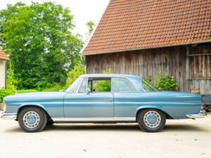 Image 8/48 of Mercedes-Benz 280 SE (1969)