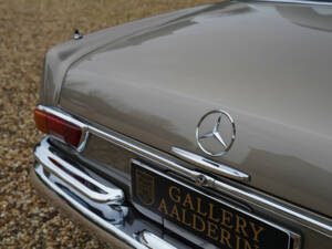 Image 45/50 of Mercedes-Benz 280 SE (1968)