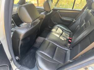 Image 26/36 of Mercedes-Benz C 43 AMG T (1998)