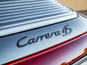 Image 25/47 of Porsche 911 Carrera 4S (2004)