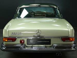 Image 5/30 of Mercedes-Benz 280 SE (1970)