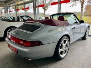 Image 4/19 of Porsche 911 Carrera (1996)