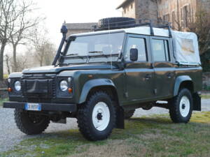 Bild 12/38 von Land Rover Defender 110 (2005)