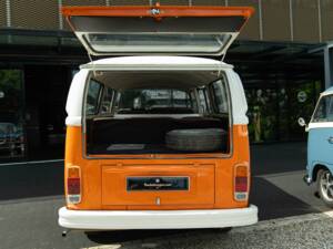 Image 8/34 of Volkswagen T2 a&#x2F;b (1973)