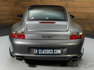 Image 3/6 of Porsche 911 Carrera (2002)