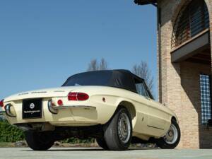 Image 9/50 of Alfa Romeo 1750 Spider Veloce (1969)