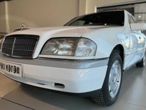 Imagen 4/42 de Mercedes-Benz C 250 Turbodiesel (1996)