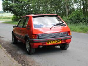 Imagen 4/17 de Peugeot 205 GTi 1.6 (1989)