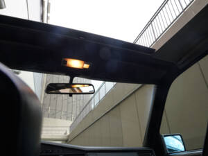 Image 25/83 of Mercedes-Benz 190 E 2.3-16 (1984)