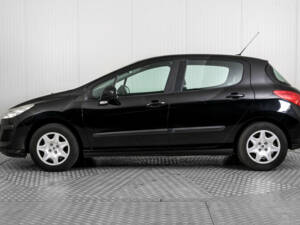Bild 14/48 von Peugeot 308 1.6 VTi 120 Break (2008)