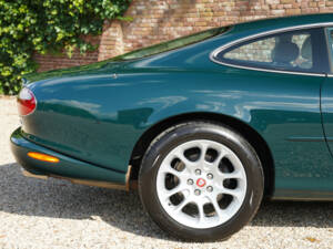 Image 50/50 of Jaguar XKR (2001)