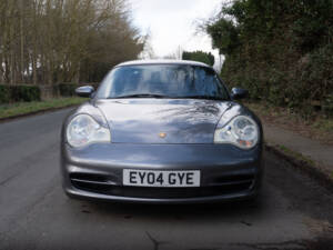 Image 2/13 of Porsche 911 Carrera (2004)