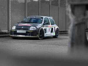 Image 2/21 of Renault Clio II V6 (2002)