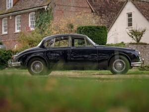 Image 8/8 of Jaguar Mk II 3.4 (1965)