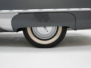 Image 2/15 of Buick 50 Super (1949)