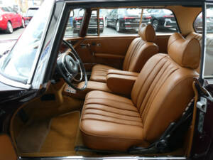 Image 9/25 of Mercedes-Benz 280 SE 3,5 (1971)