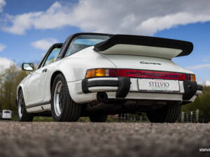 Image 13/45 of Porsche 911 Carrera 3.2 (1984)