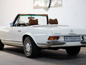 Image 3/21 of Mercedes-Benz 280 SL (1969)