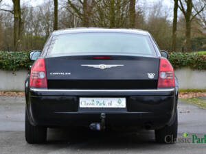 Image 4/50 of Chrysler 300 C SRT8 (2010)