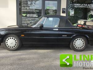 Immagine 3/10 di Alfa Romeo 1.6 Spider (1991)