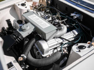 Image 17/47 of Triumph Stag (1975)