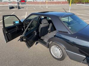 Bild 11/15 von Mercedes-Benz 190 E 1.8 (1992)