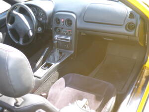 Immagine 27/56 di Mazda MX-5 1.6 (1995)