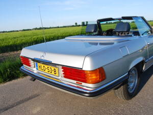 Image 65/87 of Mercedes-Benz 280 SL (1982)