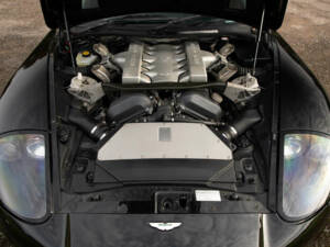 Image 48/50 of Aston Martin V12 Vanquish S (2005)