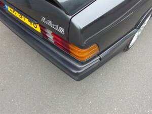 Immagine 33/98 di Mercedes-Benz 190 E 2.3-16 (1985)