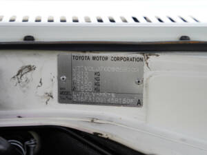 Immagine 38/50 di Toyota Land Cruiser 2.4 LX Turbo (1992)