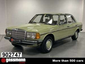 Image 1/15 de Mercedes-Benz 200 D (1978)