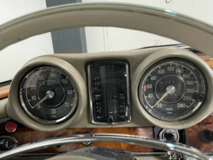 Bild 15/28 von Mercedes-Benz 280 SE 3,5 (1970)