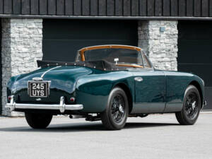 Image 4/50 of Aston Martin DB 2&#x2F;4 Mk I DHC (1954)