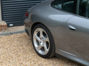 Image 44/50 of Porsche 911 Carrera 4S (2003)