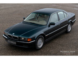 Bild 4/33 von BMW 730i (1995)