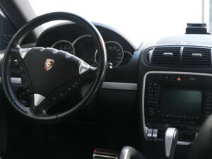 Bild 32/41 von Porsche Cayenne GTS (2007)