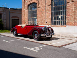 Image 2/13 of Riley 2.5 Litre RMC (1948)