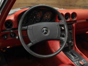 Image 6/7 of Mercedes-Benz 450 SL (1975)